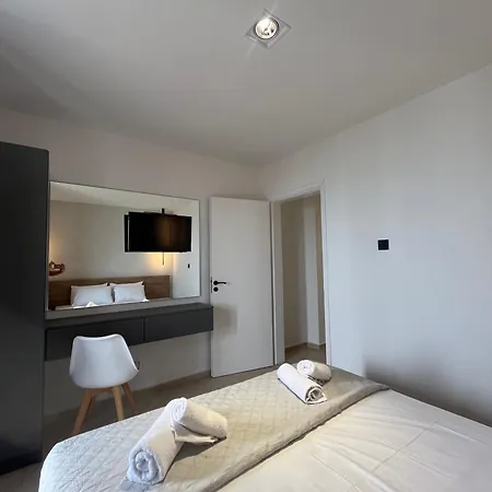 Okkio Sea View Apartman Vergia